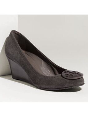 Tory Burch Sally Wedge Pumps in Gray Suede Brown Logo Size 11